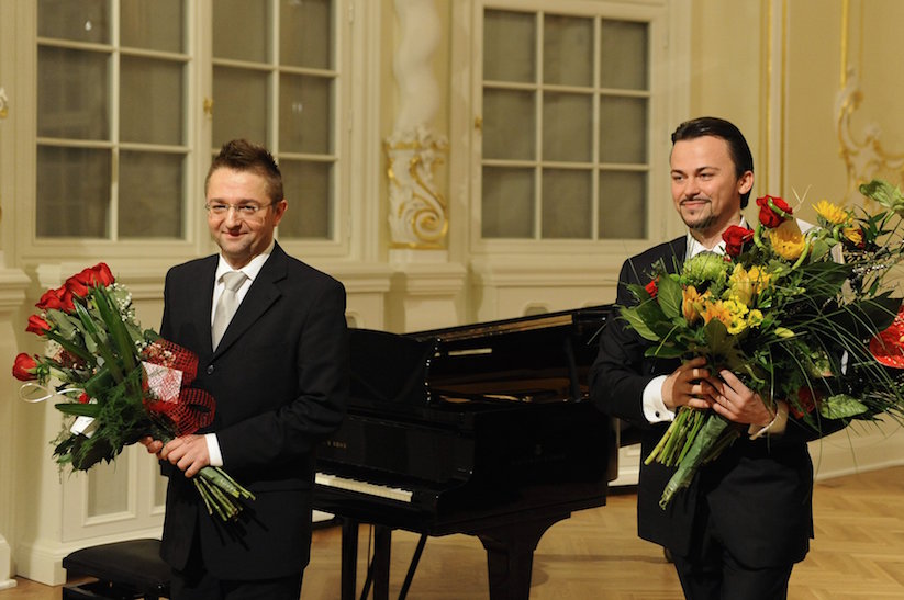 Štefan Kocán - Mal· s·la Slovenskej filharmÛnie koncert sÈria VeækÈ slovenskÈ hlasy opern˝ spev·k ätefan Koc·n klavÌrny doprovod RÛbert Pechanec