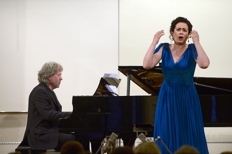 Simona Houda-Šaturová - FOTO TASR - Pavel Neubauer