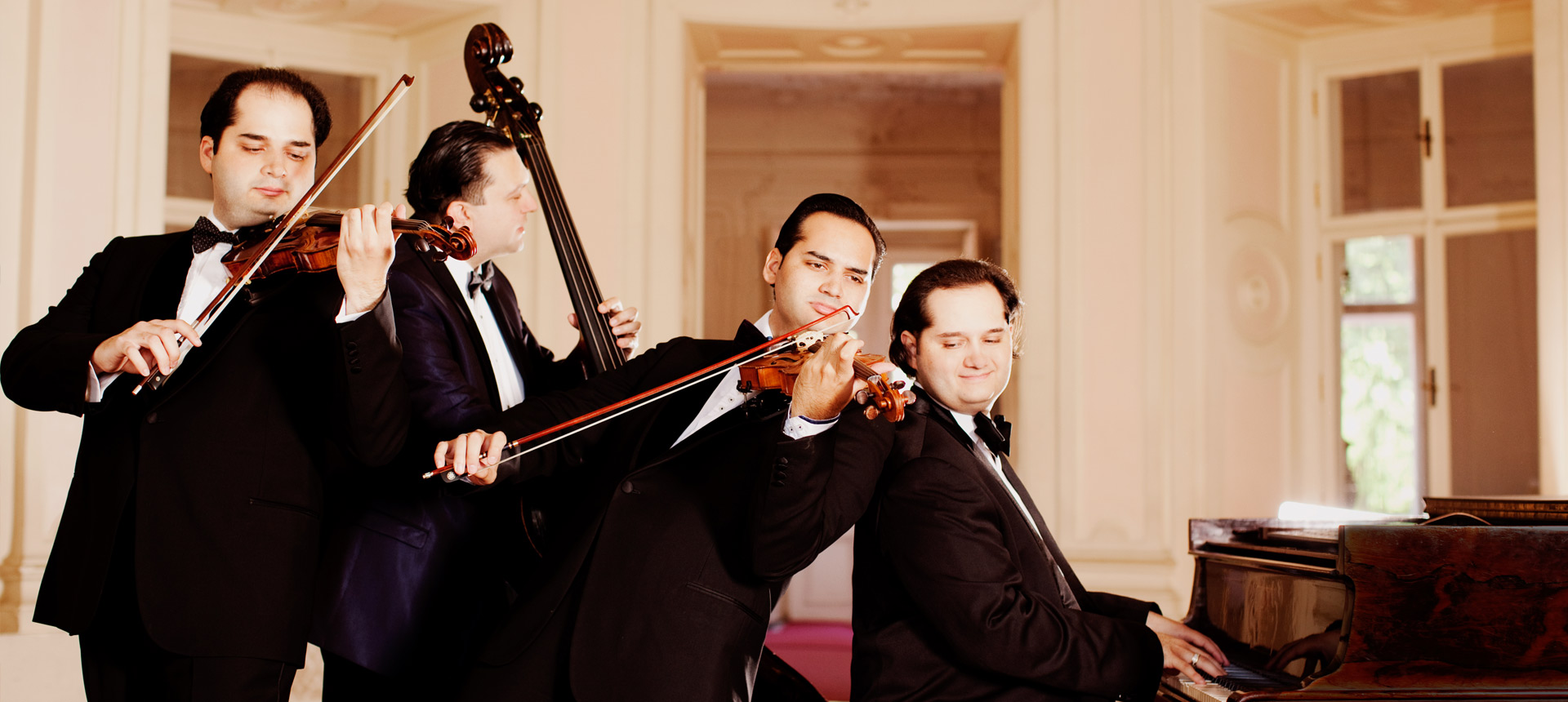 Janoska Ensemble - kapos1