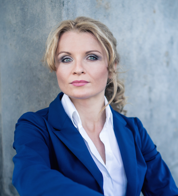 Jana Kurucová a Slávka Zámečníková - Kurucova_portret small